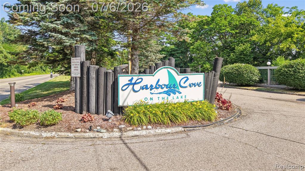 9597 Harbour Cove Court, 105, Ypsilanti, MI 48197 — Photo 33