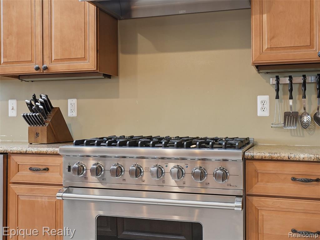 33124 N River Road, Harrison Township, MI — Photo 20