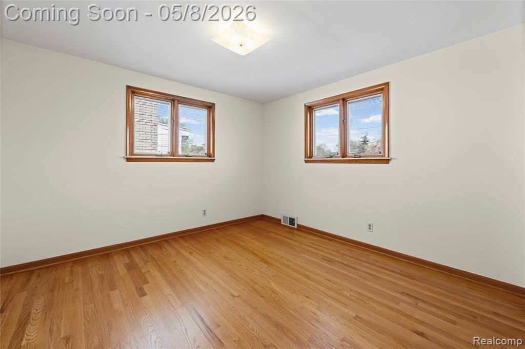 690 Briarcliff Drive, Grosse Pointe Woods, MI 48236 — Photo 27
