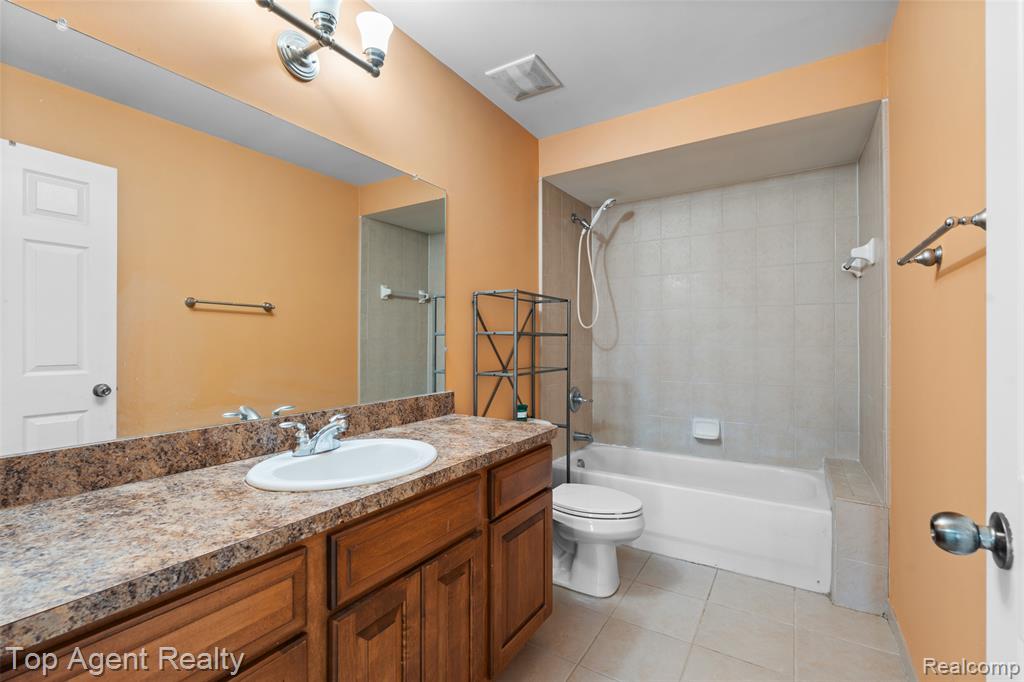 1066 Lorenzo Court, Troy, MI 48085 — Photo 24