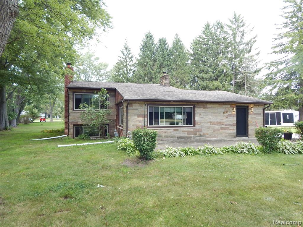 4006 N River Road Road, Fort Gratiot, MI 48059