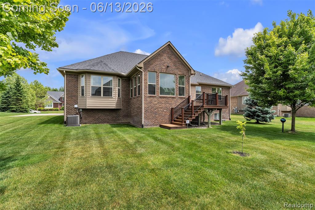 23719 Stoneleigh Drive, South Lyon, MI 48178 — Photo 56