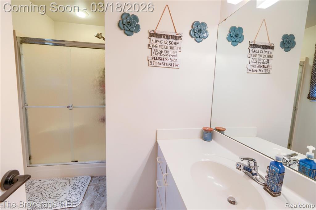 6047 Hearthside Place, Grand Blanc, MI 48439 — Photo 29