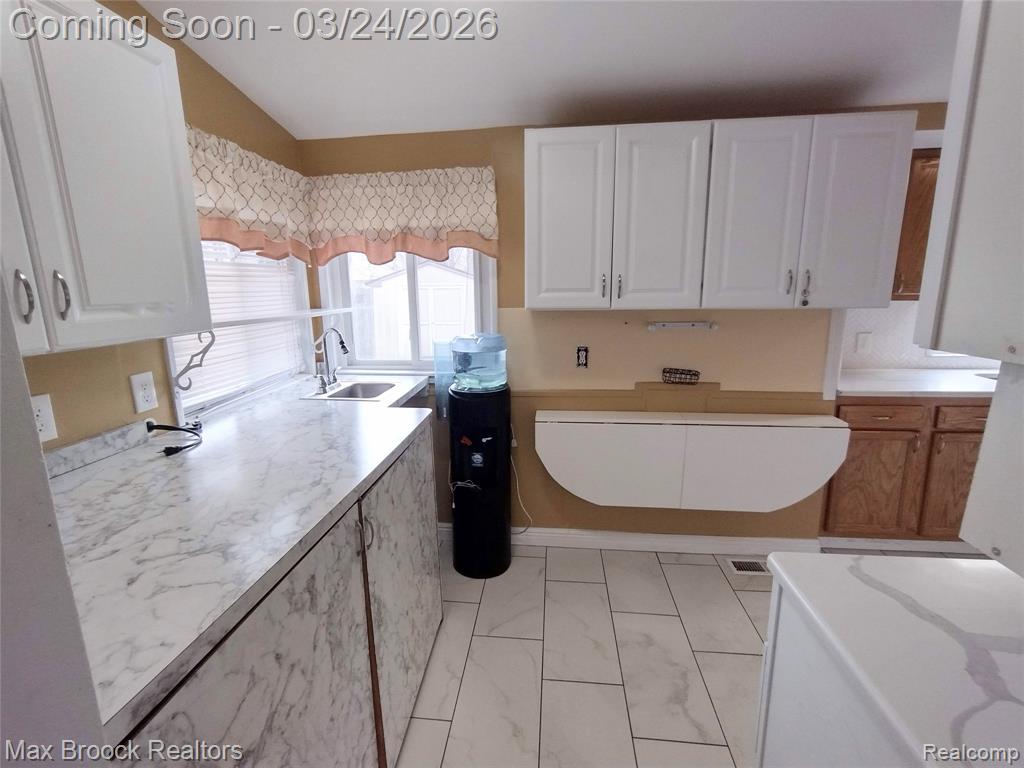 15151 Kenton Street, Oak Park, MI 48237 — Photo 10