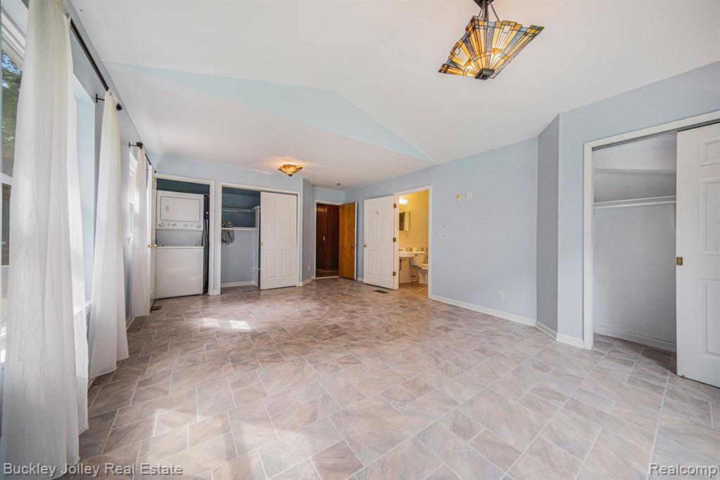 9515 MEADOW Lane, Pinckney, MI 48169 — Photo 7