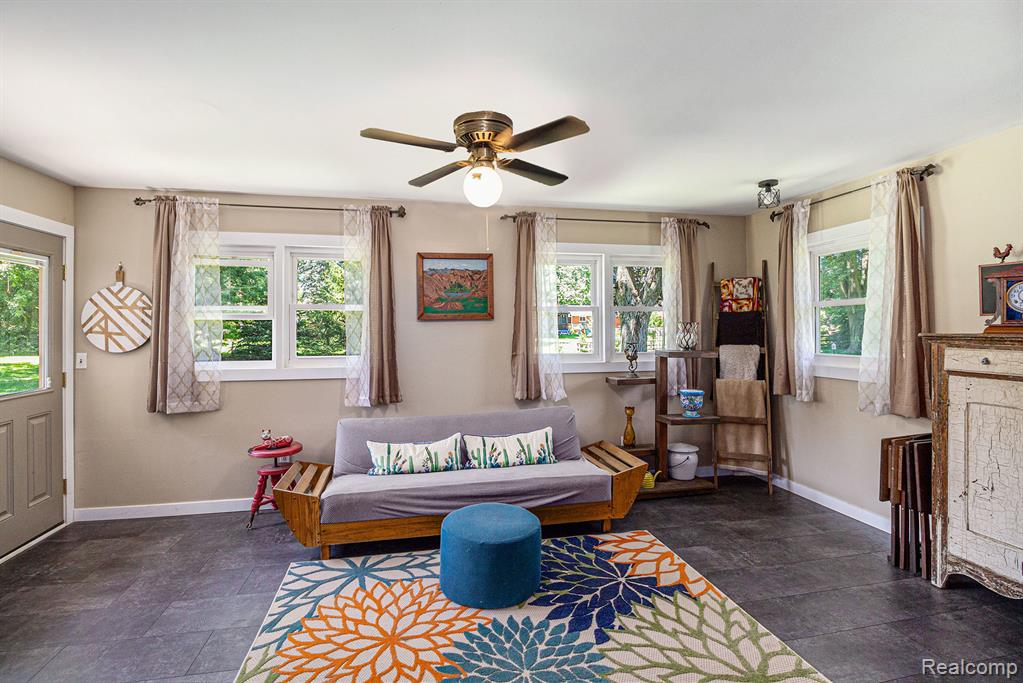 13304 Pomona Drive, Fenton, MI 48430 — Photo 11