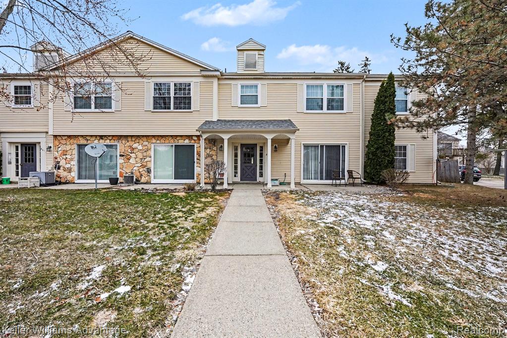 833 Bloomfield Village Boulevard, H, Auburn Hills, MI 48326 — Photo 2