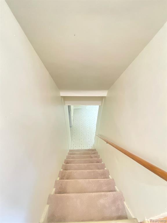 7762 Grayfield Street, Dearborn Heights, MI 48127 — Photo 15
