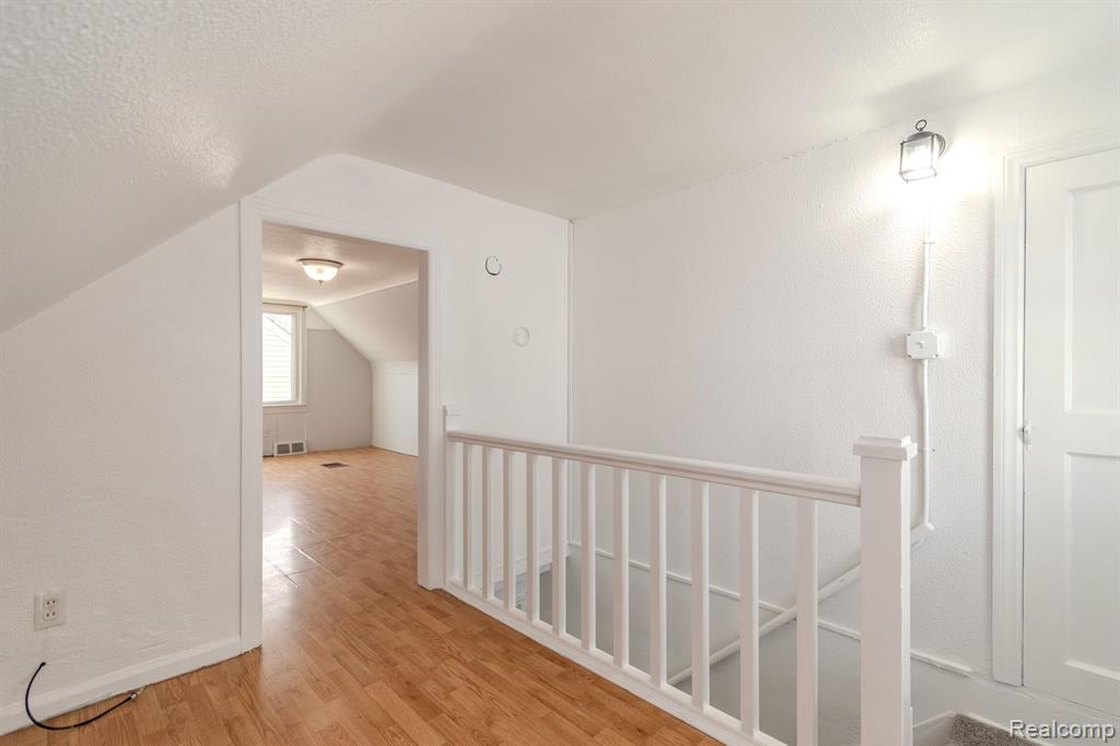 8126 Standard St, Center Line, MI 48015 — Photo 10