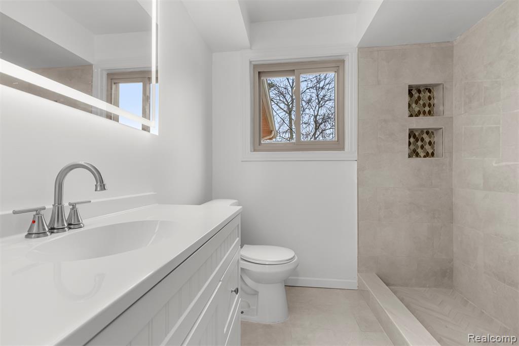 8895 Lenore Ave, Redford, MI 48239 — Photo 19