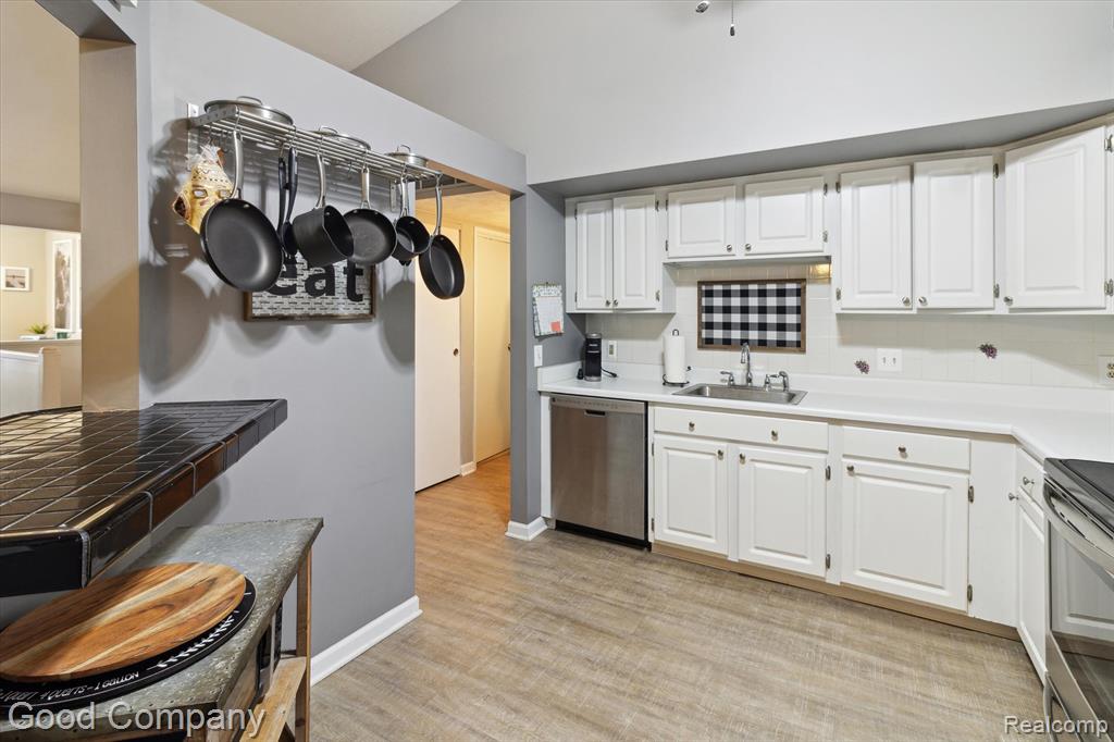 61228 Greenwood Drive, 64, South Lyon, MI 48178 — Photo 15