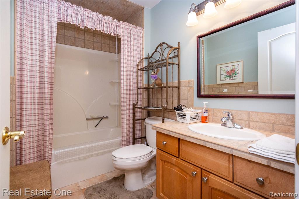 10215 Mill Pointe Drive, Goodrich Vlg, MI — Photo 41
