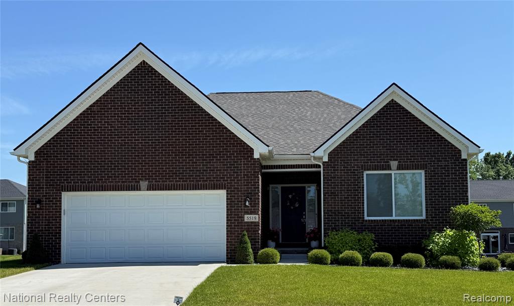 53213 Woodland, Chesterfield, MI 48047 — front exterior