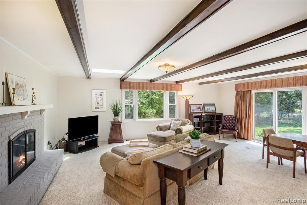 807 S OAK Street, Fenton, MI 48430 — Photo 4