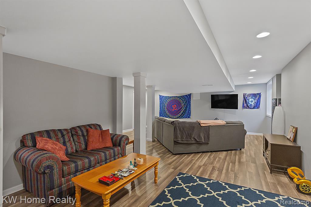 28642 OAKMONTE Circle W, New Hudson, MI 48165 — Photo 24