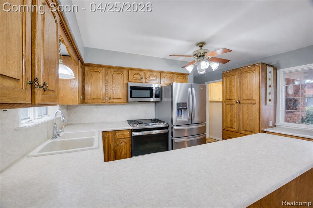 7461 Biscayne Avenue, White Lake, MI 48383 — Photo 16
