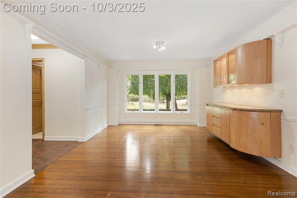 5130 Lake Bluff Rd, West Bloomfield, MI 48323 — Photo 10
