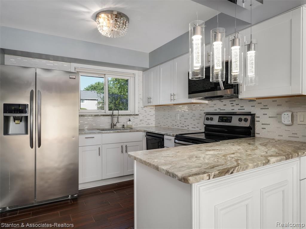 799 Kirts Boulevard, Troy, MI 48084 — Photo 2