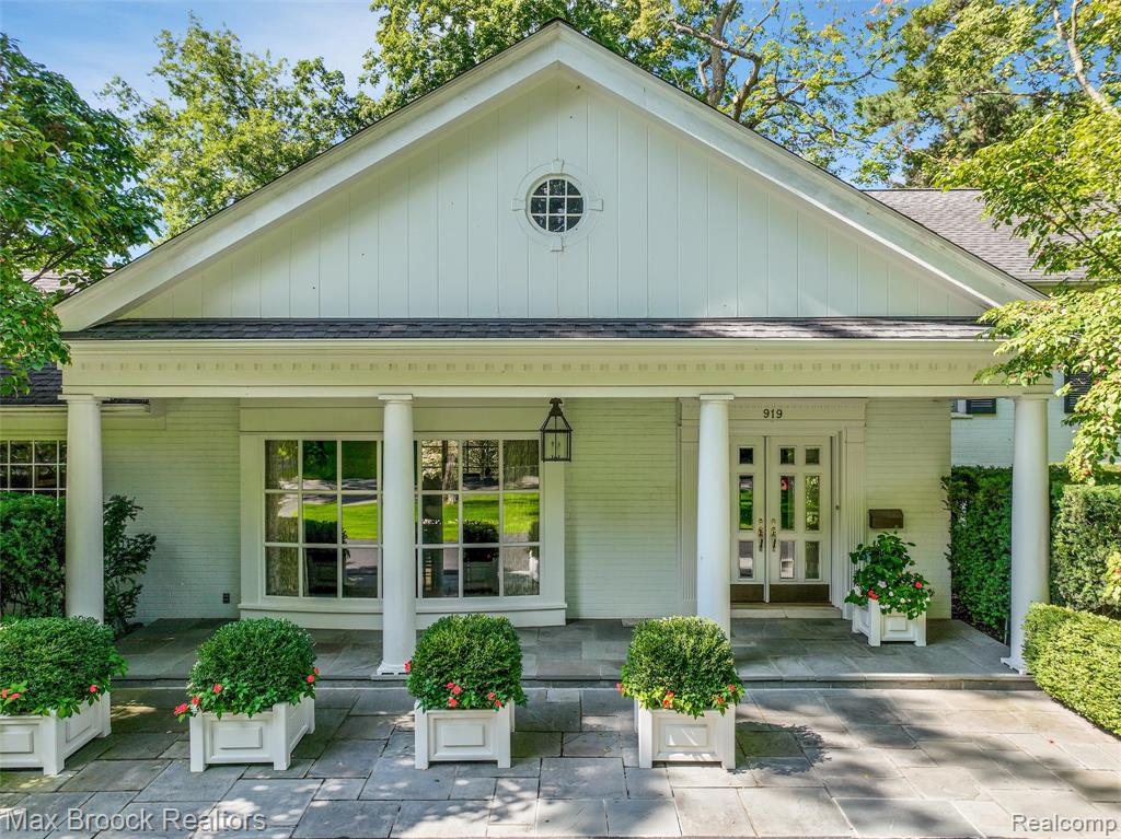 919 W Glengarry Circle, Bloomfield Hills, MI 48301 — Photo 3