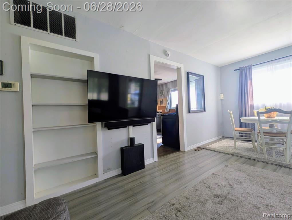 4456 E Coldwater Road, Flint, MI 48506 — Photo 9