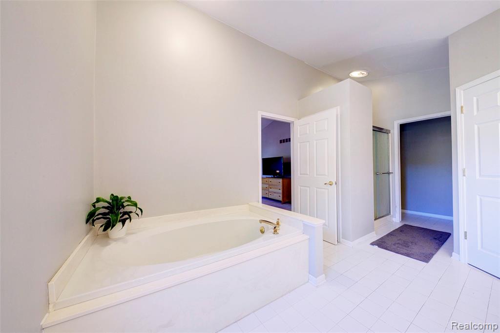 702 Westhills Drive, South Lyon, MI 48178 — Photo 53