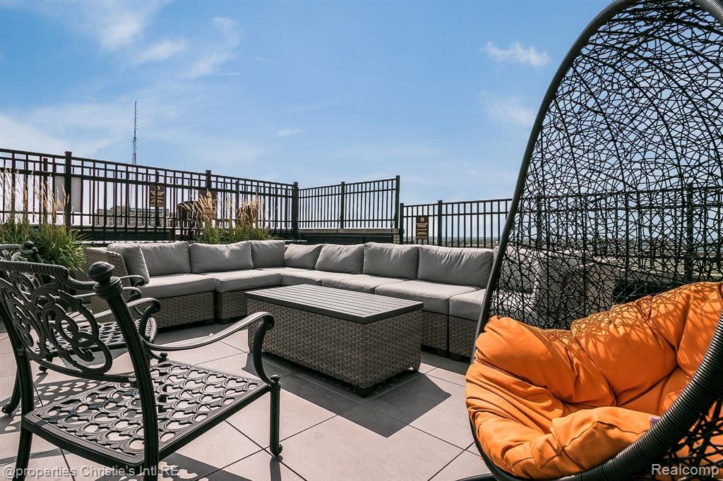 15 E KIRBY Street, 404, Detroit, MI 48202 — Photo 42