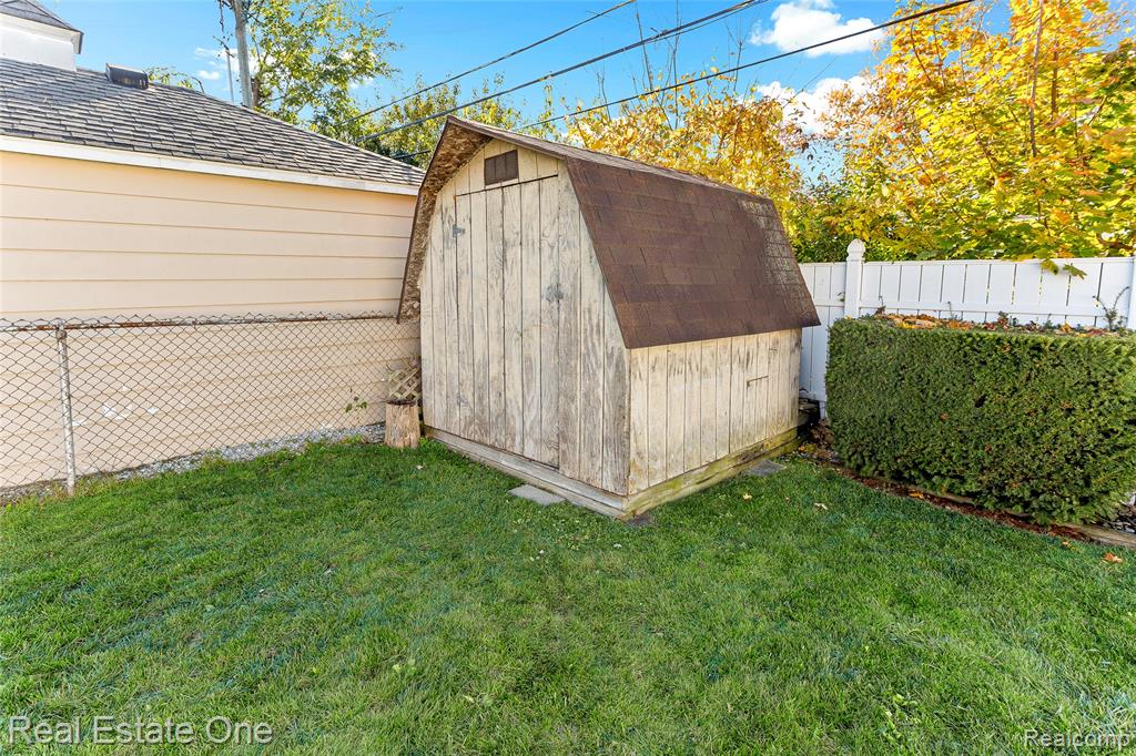 9864 Fox Avenue W, Allen Park, MI 48101 — Photo 37