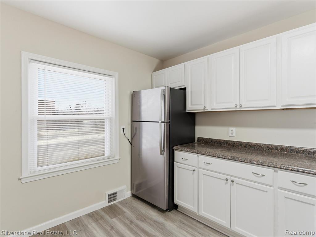 685 Northway Drive, Pontiac, MI 48342 — Photo 11