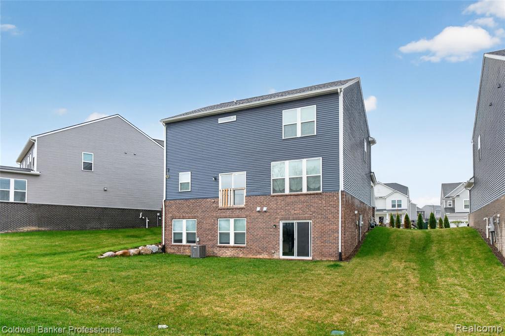 4813 Marquette Drive, Milford, MI 48381 — Photo 38