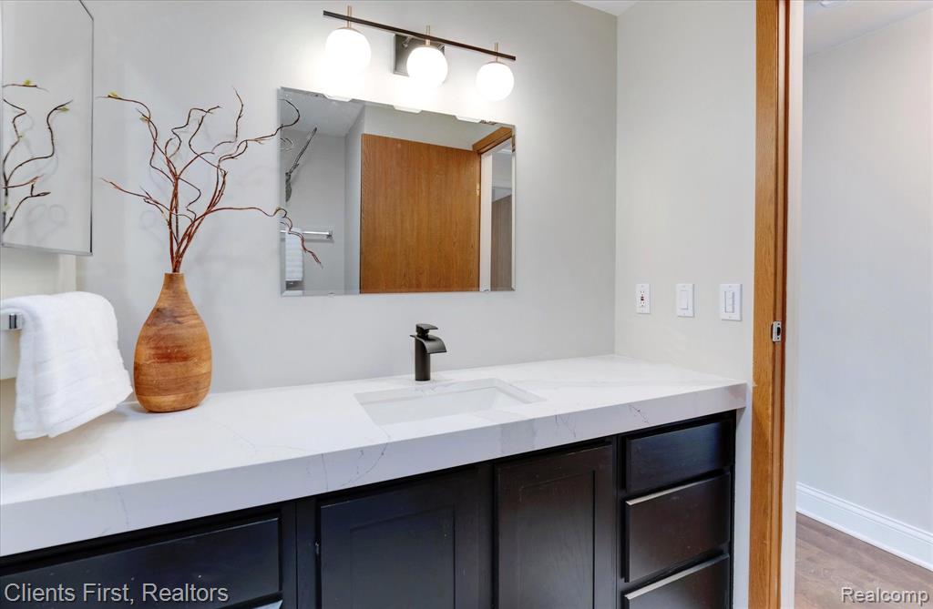 955 WOODLANE Drive, 12, Rochester Hills, MI 48307 — Photo 11