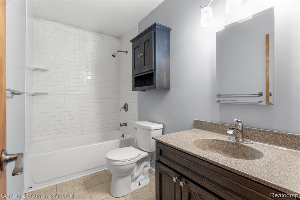 4924 HAZEL Street, Dearborn Heights, MI 48125 — Photo 15