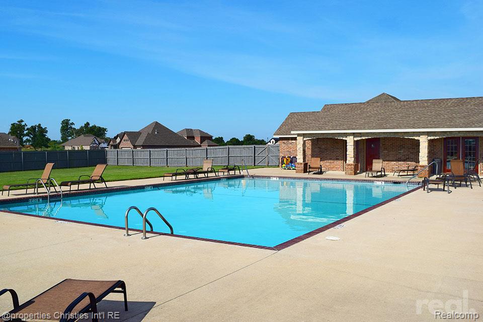 23150 Waterview Drive, New Boston, MI 48164 — Photo 37