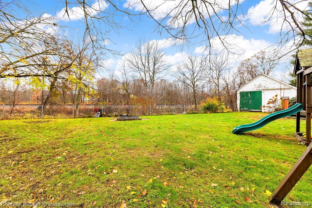 407 OAKLAND Street, Holly, MI 48442 — Photo 19