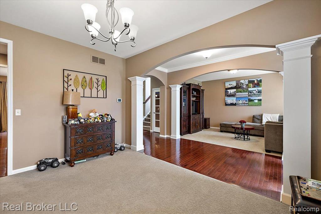 5633 GOLF POINTE Drive, Clarkston, MI 48348 — Photo 32