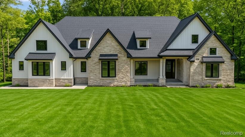 7509 Maple Ridge Drive, Clarkston, MI