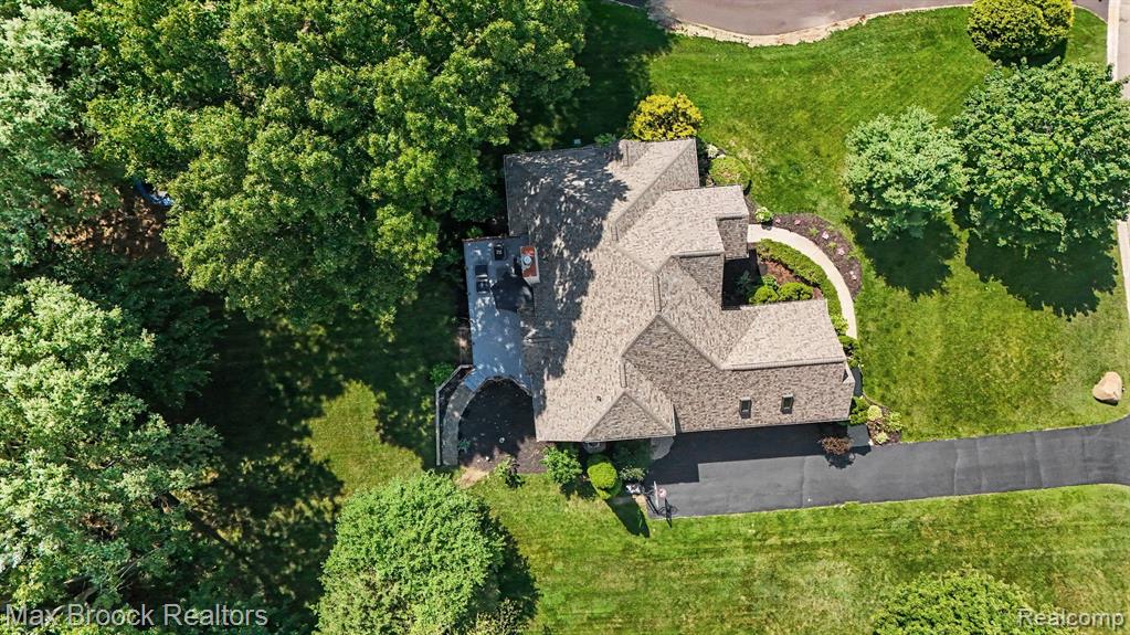 9843 Oak Valley Drive, Clarkston, MI 48348 — Photo 41