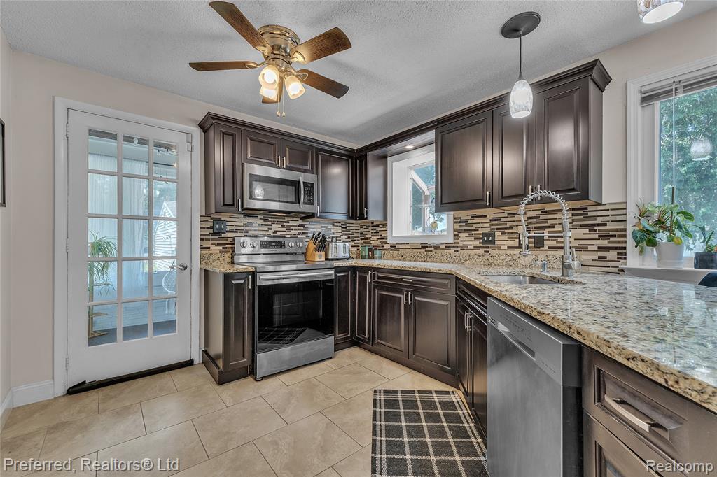 190 Crocker Boulevard, Mount Clemens, MI 48043 — Photo 19