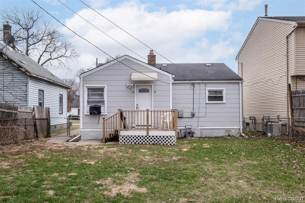 957 E Meyers Avenue, Hazel Park, MI 48030 — Photo 23