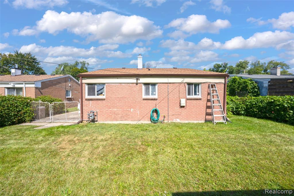 13341 Albany Street, Oak Park, MI 48237 — Photo 23