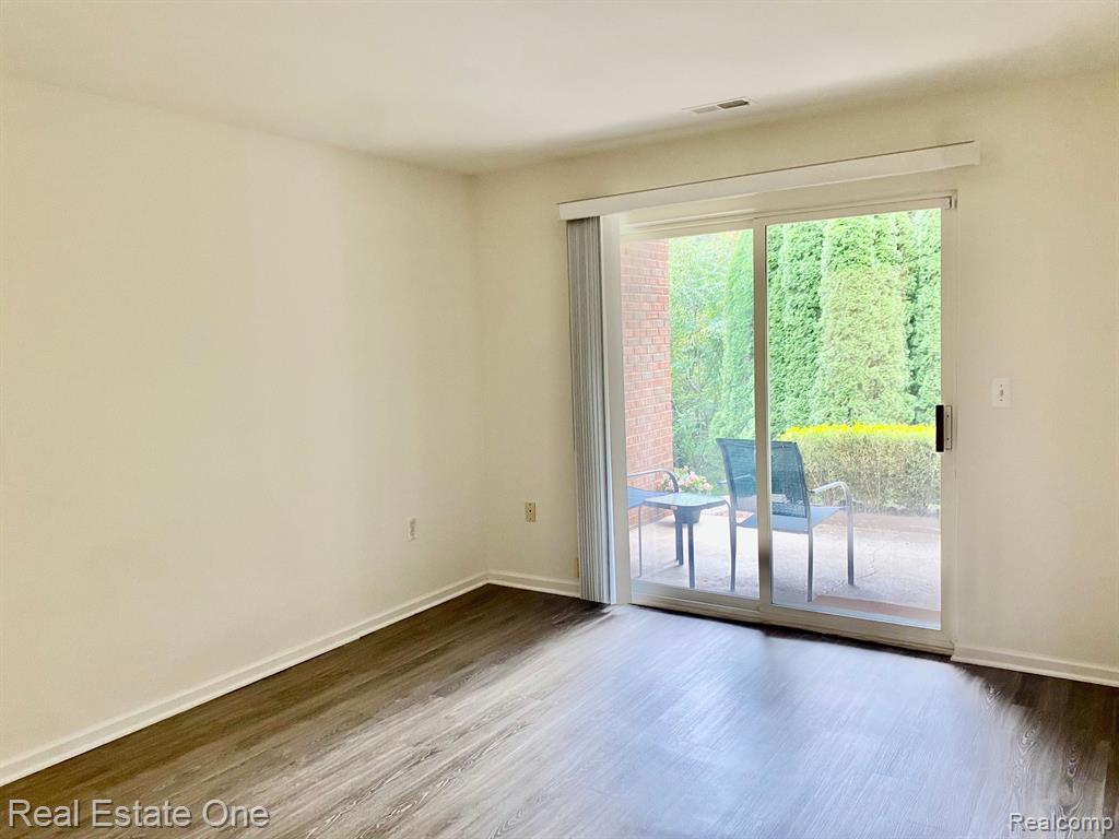 44932 MARIGOLD Drive, Sterling Heights, MI 48314 — Photo 12