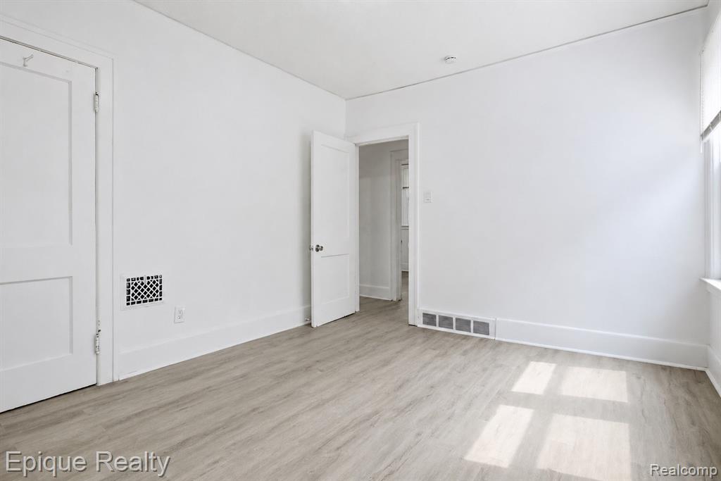 5045 Fairview Street, Detroit, MI 48213 — Photo 21