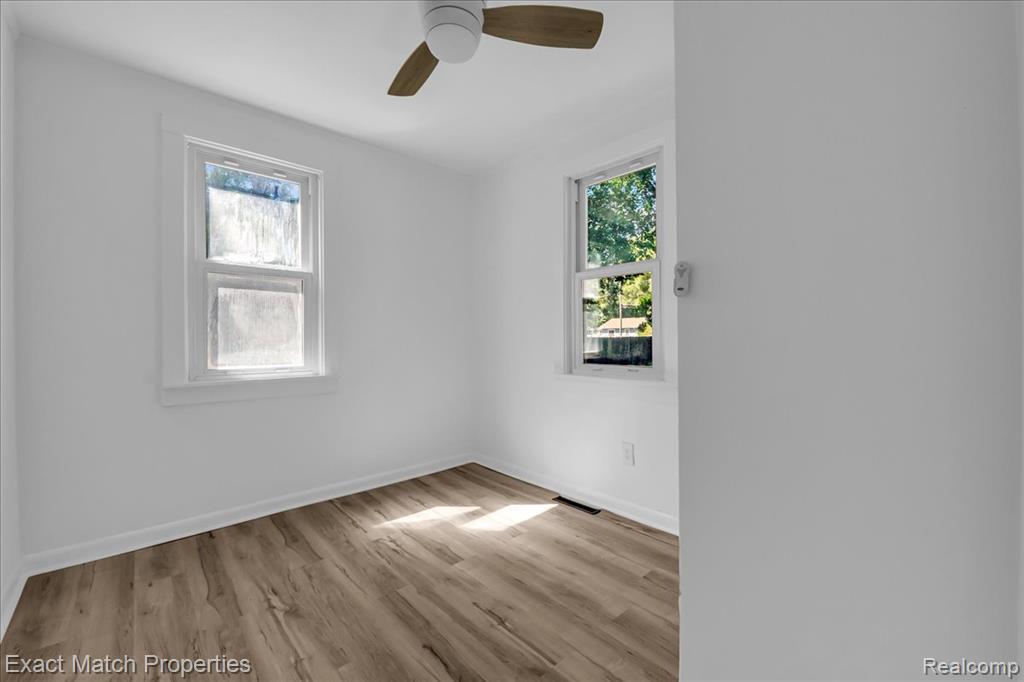 9467 Leona Street, White Lake, MI — Photo 27