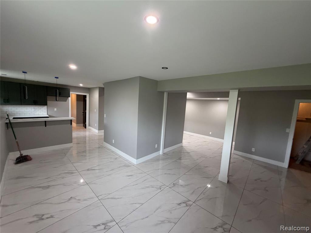 5140 Woodrun Court, West Bloomfield, MI 48323 — Photo 27