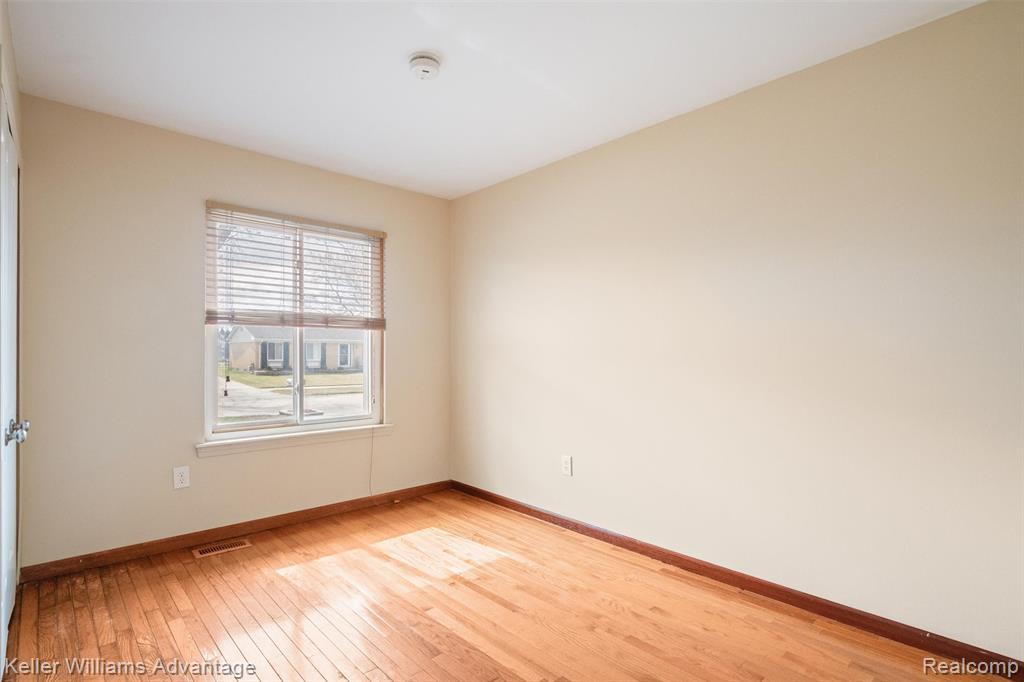 44528 WHITMAN Avenue, Canton, MI 48187 — Photo 20