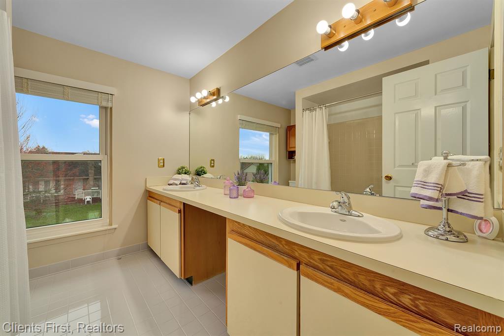 46657 GUNNERY Drive, Canton, MI 48187 — Photo 27