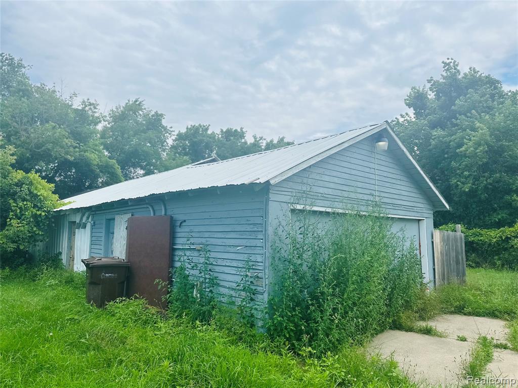 2021 E Bombay Road, Midland, MI 48642 — Photo 4