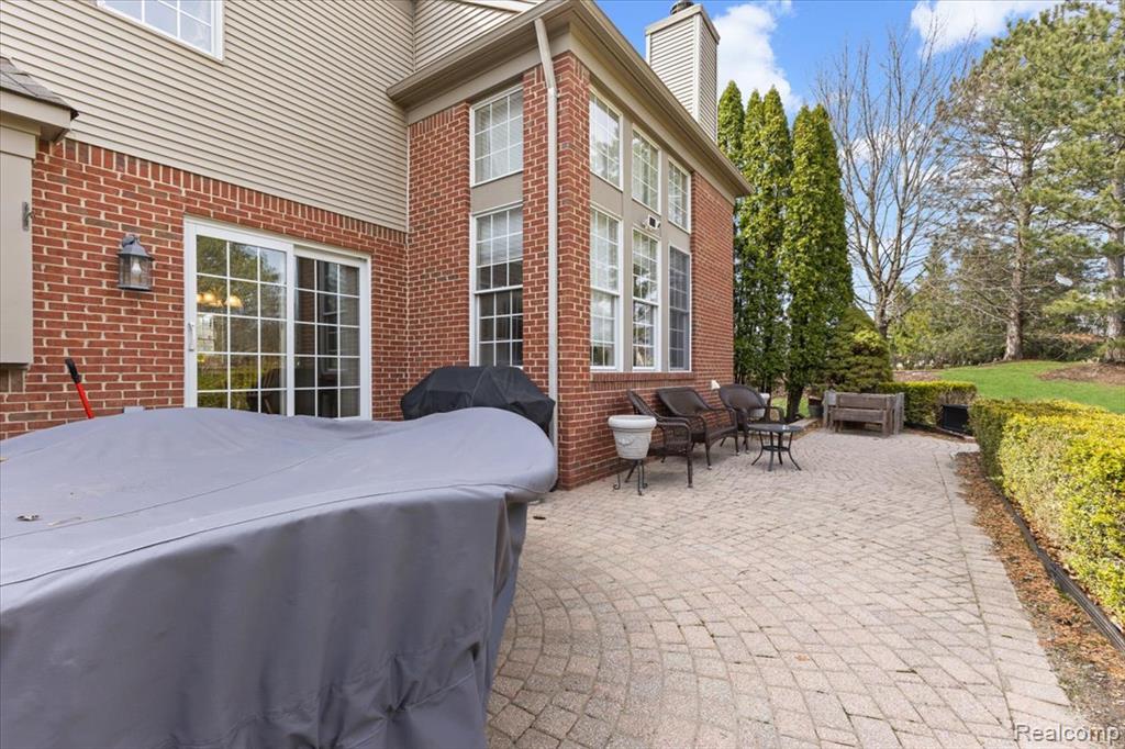 7555 Windgate Circle, West Bloomfield, MI 48323 — Photo 58