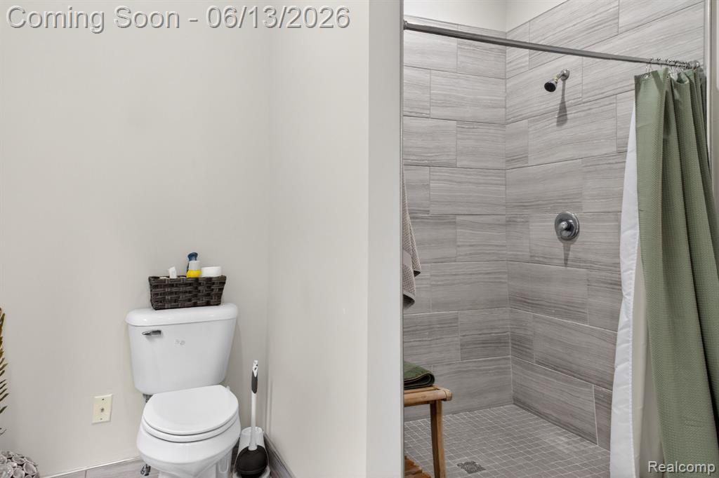 9961 Cross Creek Drive, South Lyon, MI 48178 — Photo 34