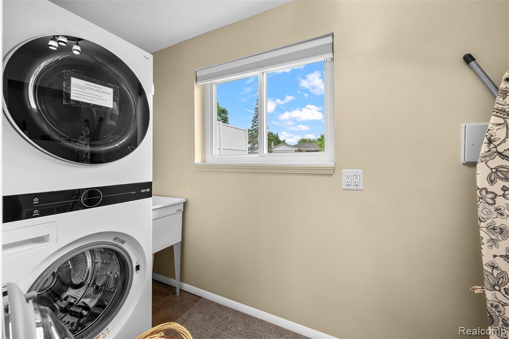 31602 Madison Avenue, Madison Heights, MI 48071 — Photo 21