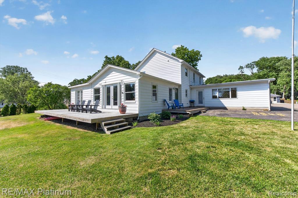 1462 S HUGHES Road, Howell, MI 48843 — Photo 2